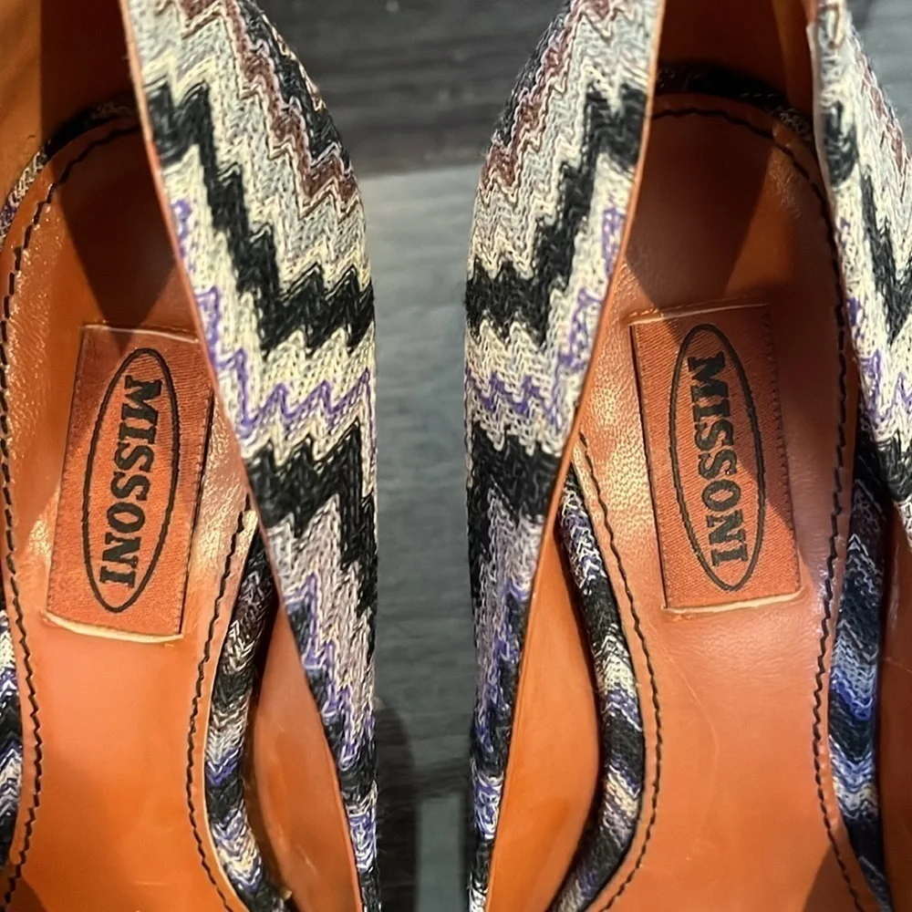 Missoni 37.5 / 7.5 Rashel Signature Chevron Pumps Heels